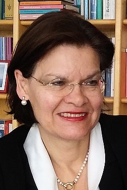MMag. DDr. Ulrike Greiner